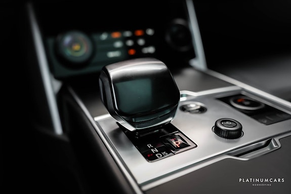 Land Rover Range Rover 14 of 21