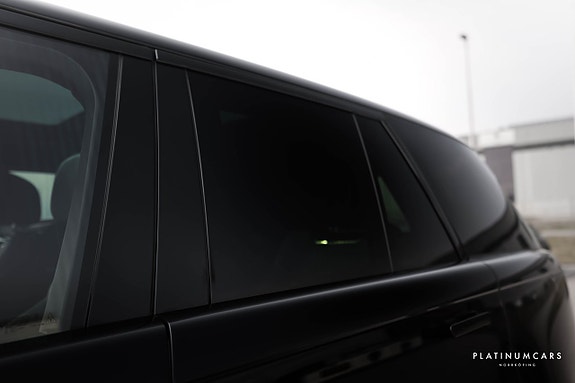 Land Rover Range Rover 19 of 21