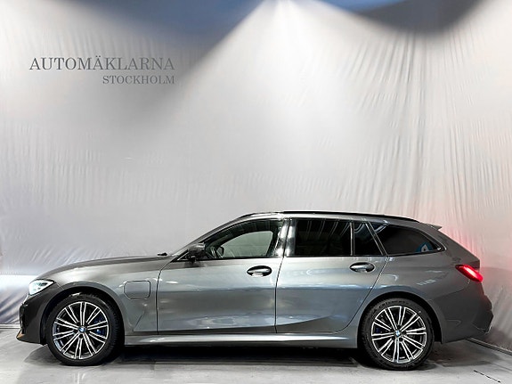 BMW 330e 8 of 23