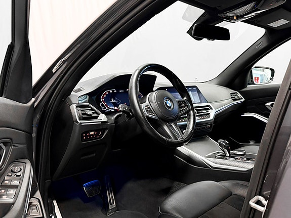 BMW 330e 9 of 23