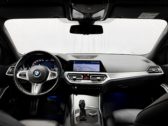 BMW 330e 12 of 23