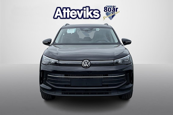 Volkswagen Tiguan 2 of 19
