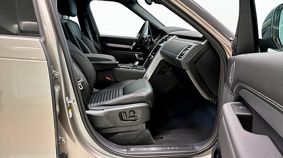 Land Rover Discovery 3 of 5
