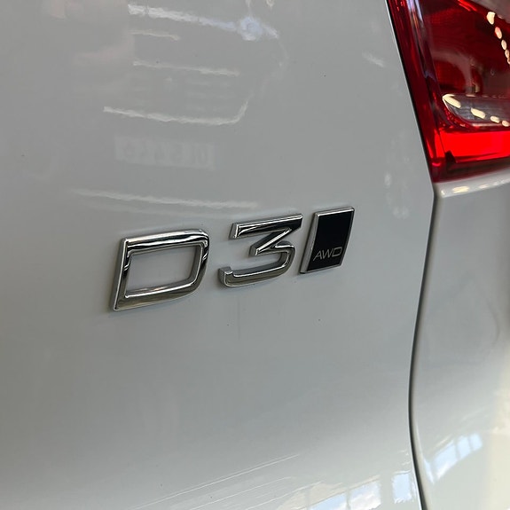 Volvo XC40 6 of 12