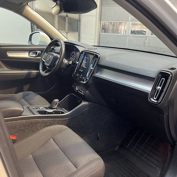 Volvo XC40 12 of 12