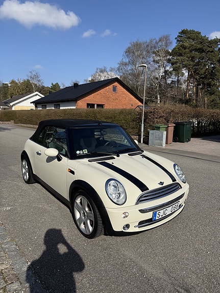 MINI Cooper 2 of 5