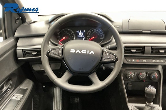 Dacia Sandero 8 of 18