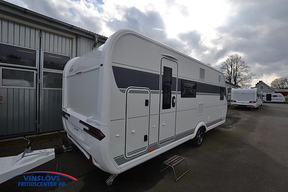 Hobby 560 KMFe De Luxe 2 of 11