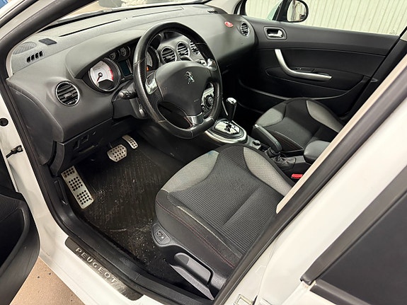 Peugeot 308 SW 12 of 17