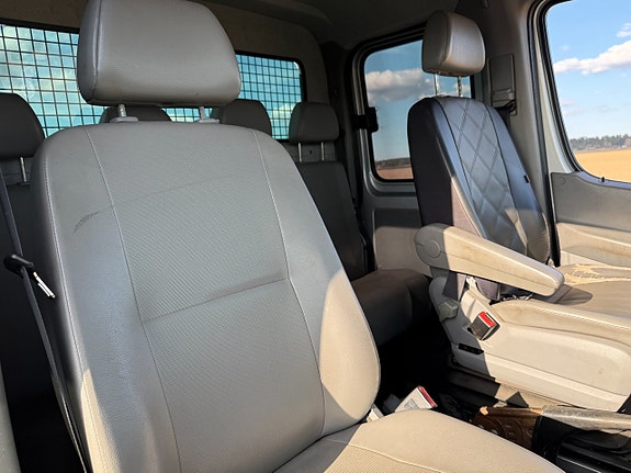 Volkswagen Crafter 8 of 9