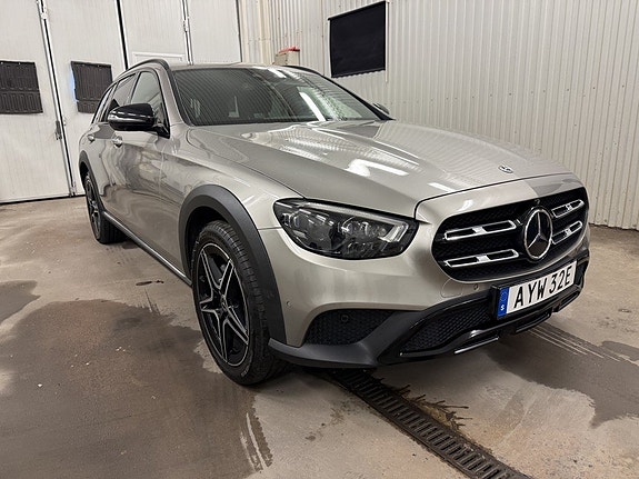 Mercedes-Benz E220 d 3 of 5