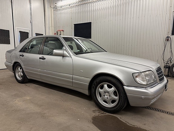 Mercedes-Benz S300 5 of 5