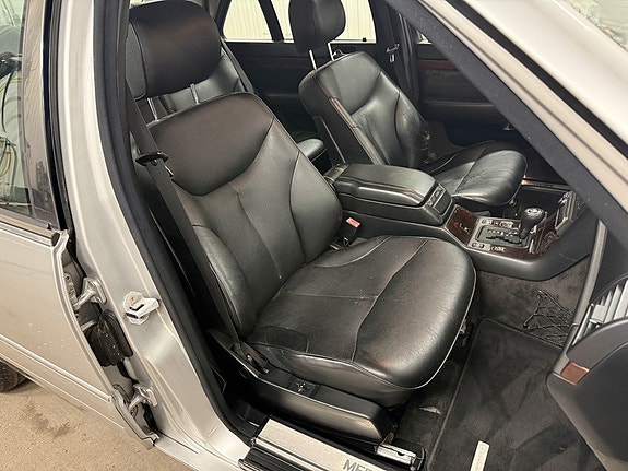 Mercedes-Benz S300 10 of 16
