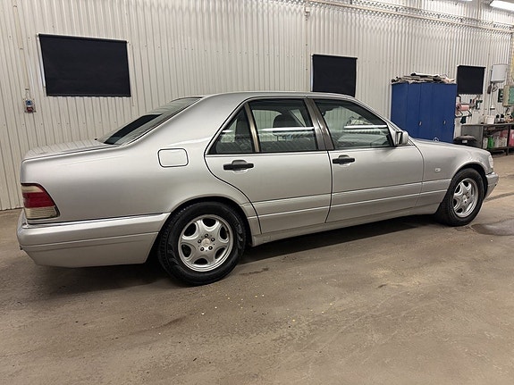Mercedes-Benz S300 6 of 16