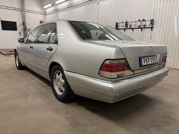Mercedes-Benz S300 2 of 5