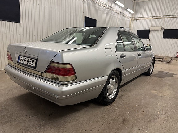 Mercedes-Benz S300 4 of 5