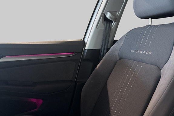 Volkswagen Golf Alltrack 17 of 23
