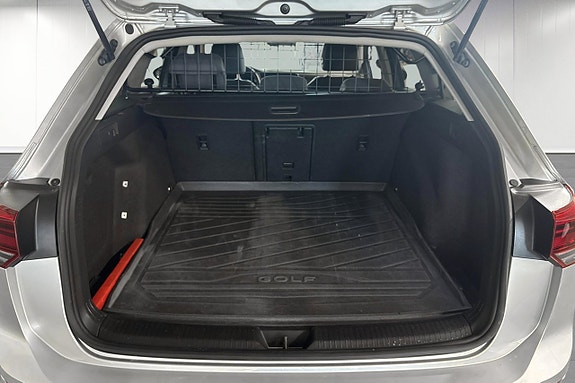 Volkswagen Golf Alltrack 21 of 23