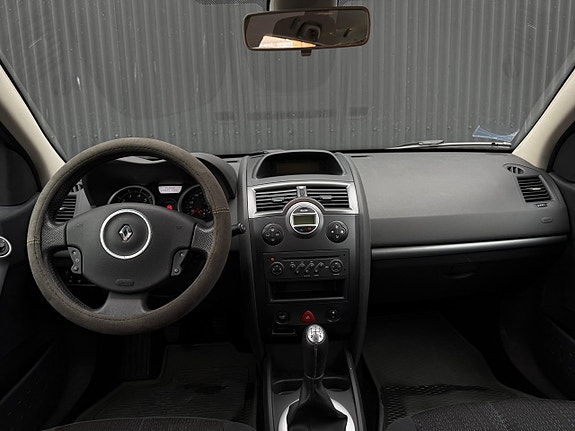 Renault Megane 8 of 9