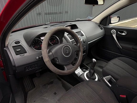 Renault Megane 7 of 9