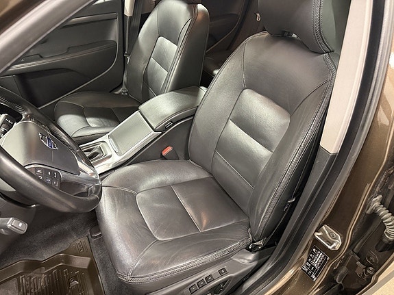 Volvo XC70 14 of 27