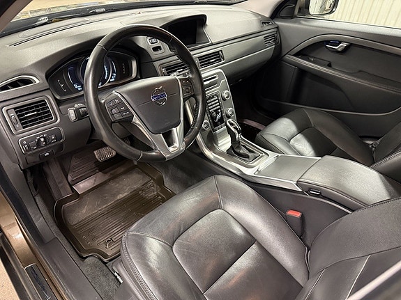 Volvo XC70 13 of 27