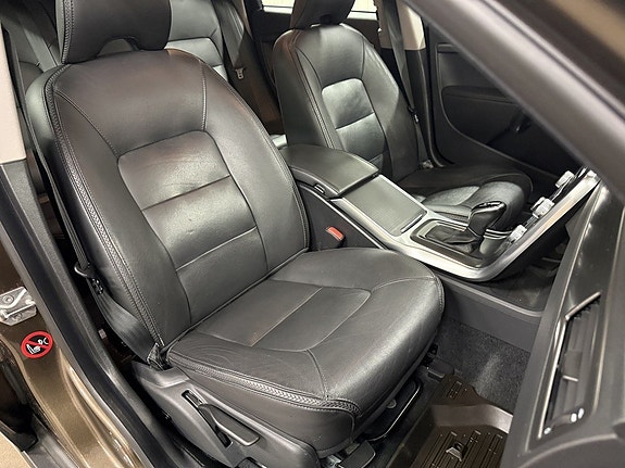 Volvo XC70 11 of 27