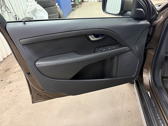 Volvo XC70 12 of 27