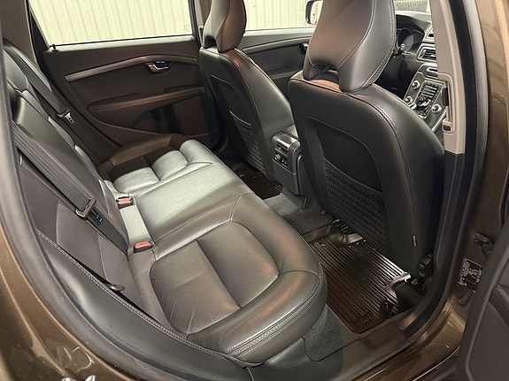 Volvo XC70 9 of 27