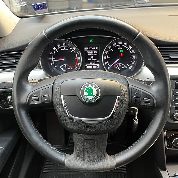 Skoda Superb 10 of 12