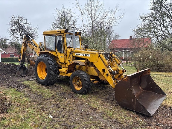 Traktorgrävare Volvo BM 616 B via auktion