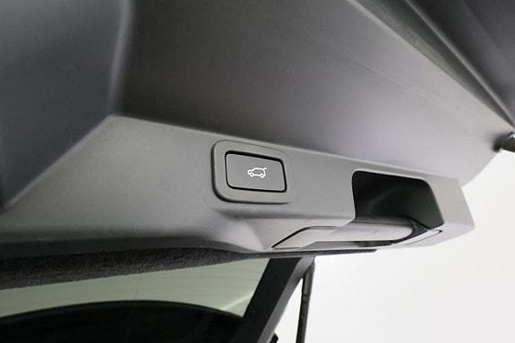 Land Rover Range Rover Sport 10 of 30