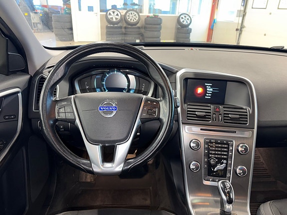 Volvo XC60 3 of 5