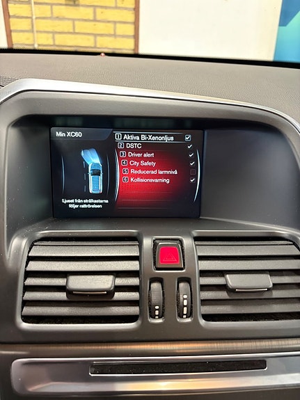 Volvo XC60 4 of 5
