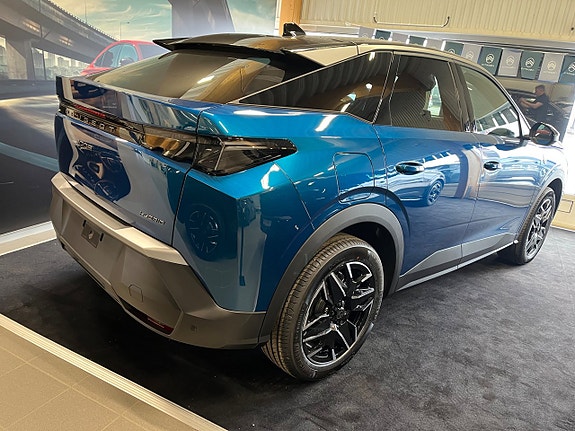 Peugeot 3008 2 of 4