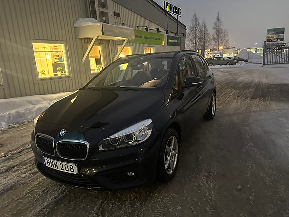 BMW 218d 2 of 6