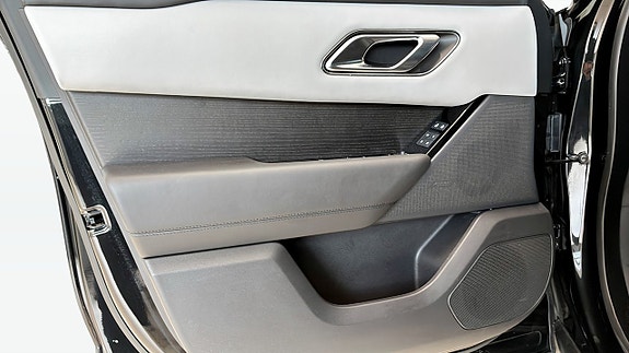 Land Rover Range Rover Velar 11 of 19