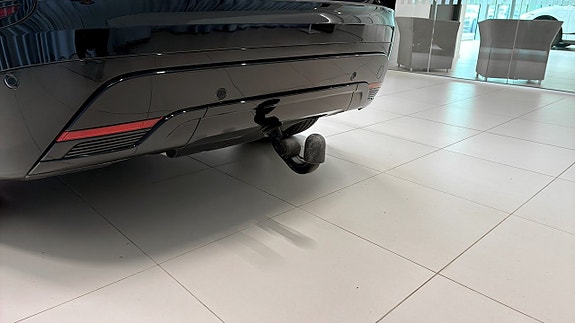 Land Rover Range Rover Velar 16 of 19