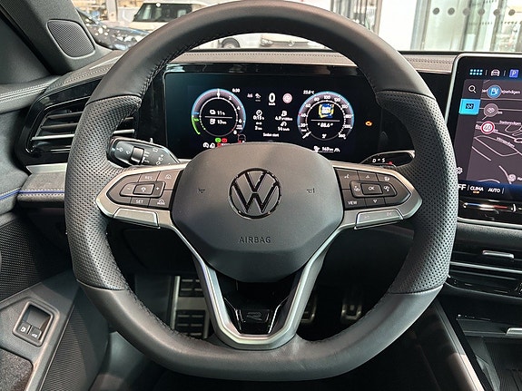 Volkswagen Passat 11 of 20