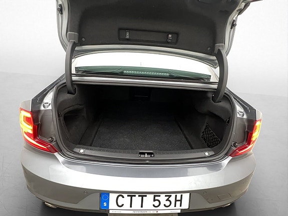 Volvo S90 25 of 30