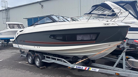 Uttern D70 -20 med Mercury F 250 Pro XS DTS -20