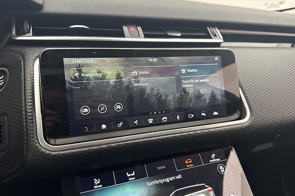 Land Rover Range Rover Velar 18 of 30