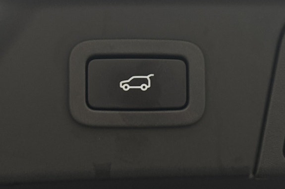 Land Rover Range Rover Velar 26 of 30