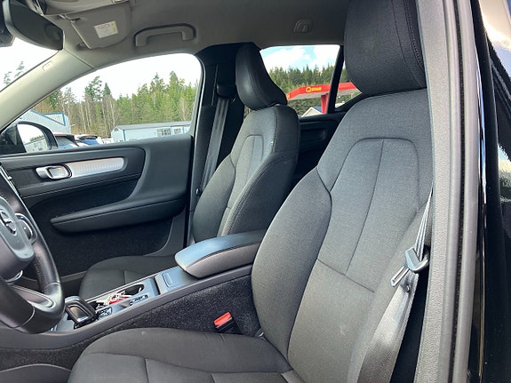 Volvo XC40 13 of 21