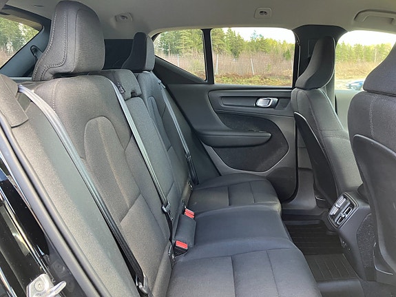 Volvo XC40 19 of 21