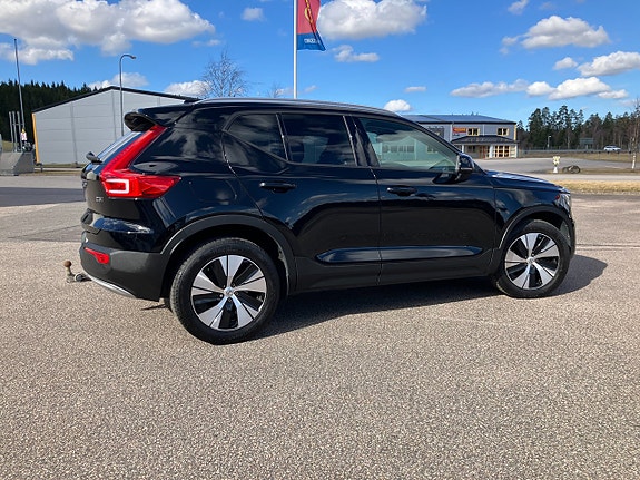 Volvo XC40 9 of 21