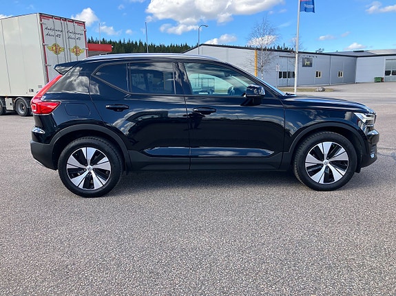Volvo XC40 10 of 21