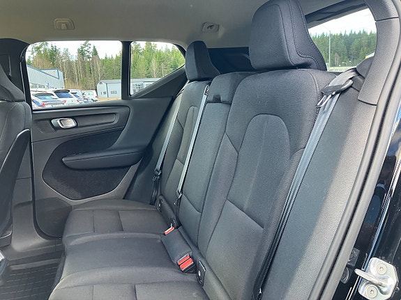 Volvo XC40 15 of 21