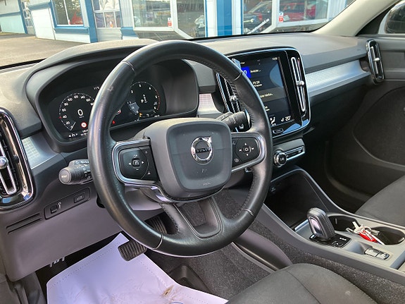 Volvo XC40 14 of 21
