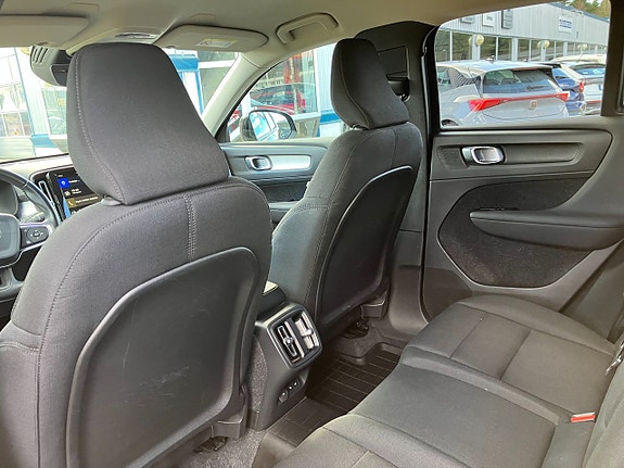 Volvo XC40 16 of 21